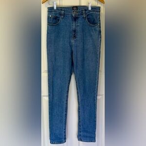 BDG Girlfriend High-rise Jeans Size 30
